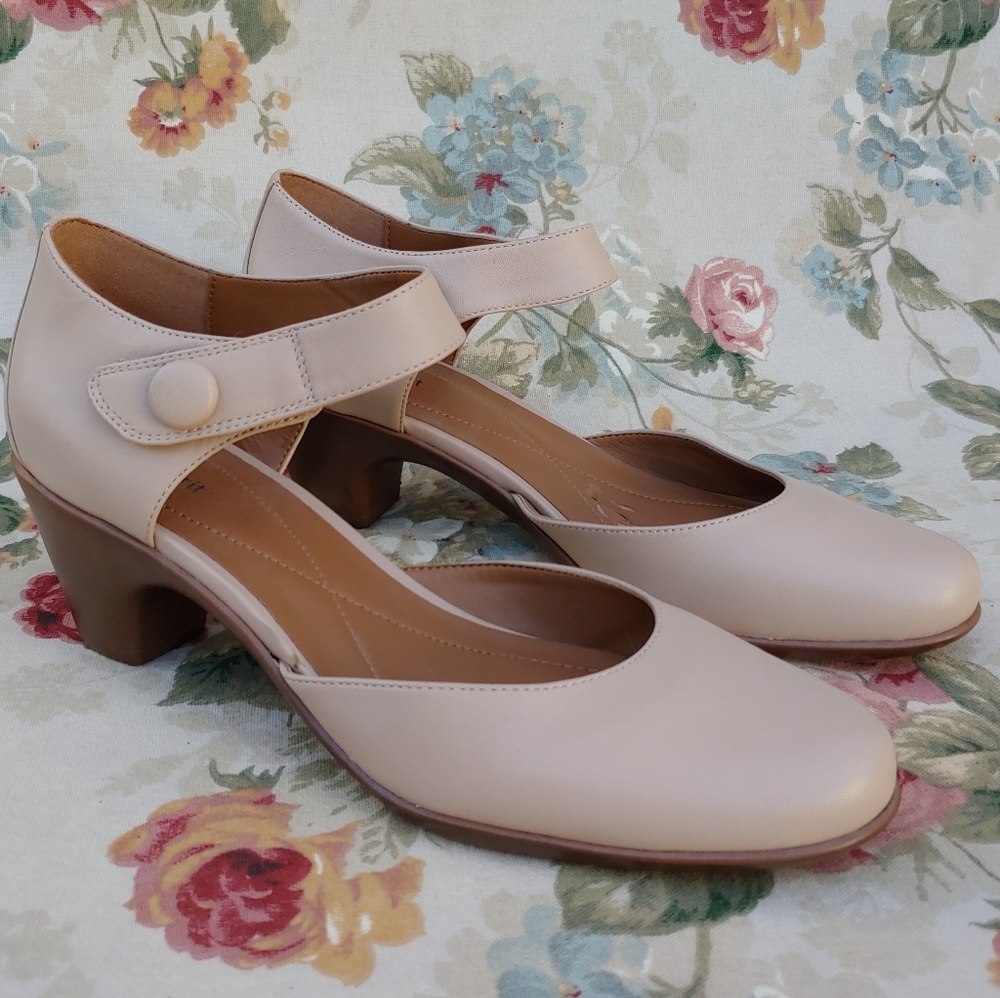 Easy Spirit Clarice Mary Jane Heels Shoes in Ivory Women's 9.5 Narrow NWOT